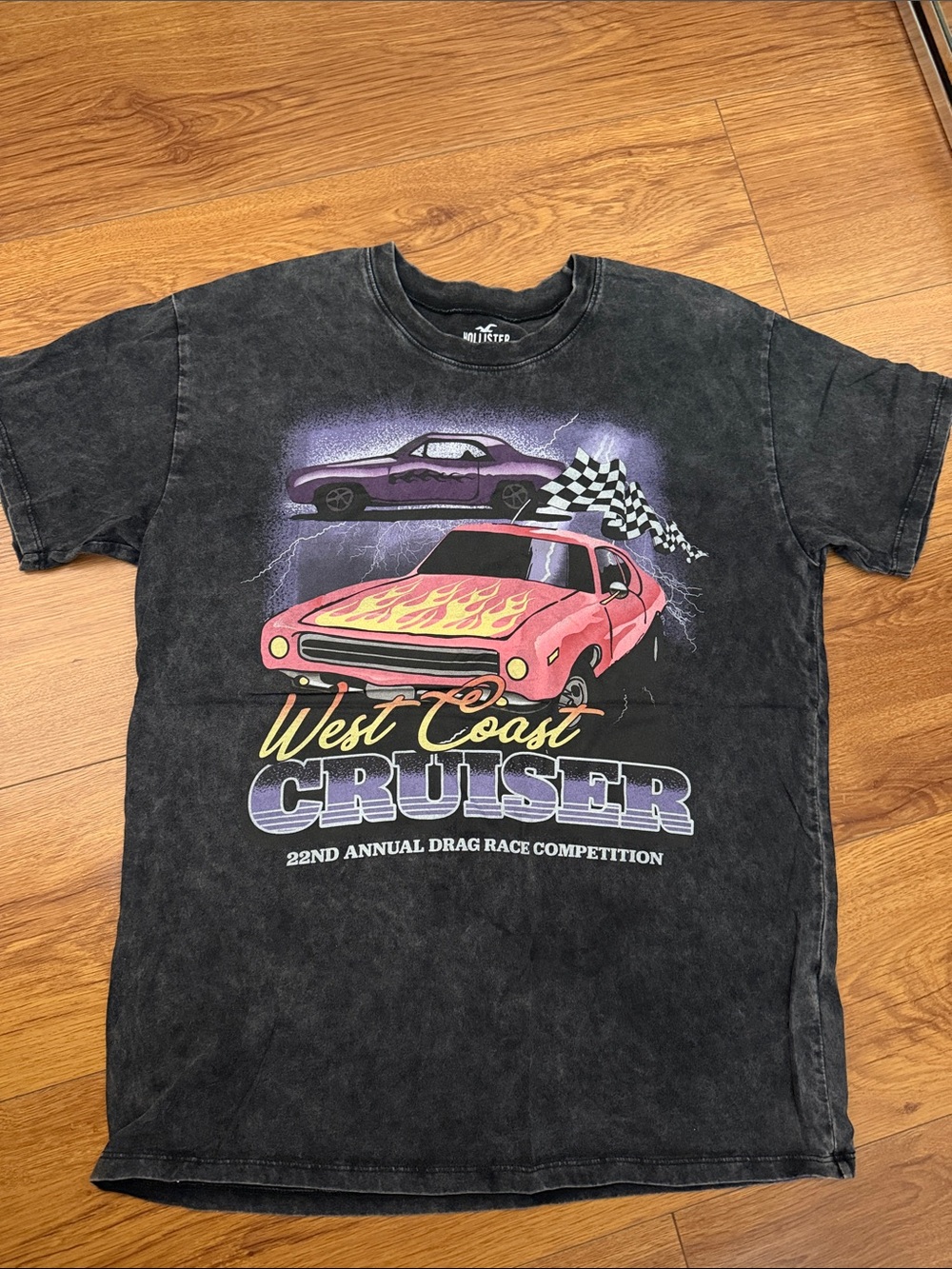 Hollister graphic shirt